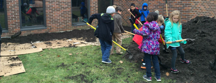 ESAA: Students prepare garden spaces Thumbnail